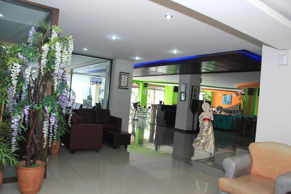 Grand Santhi Hotel Denpasar Exterior foto